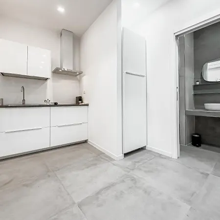 Realkasa Orfeo Flat شقة