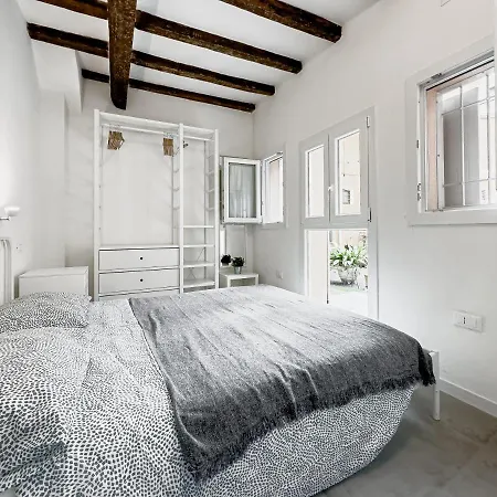 Realkasa Orfeo Flat شقة